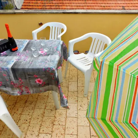 Terrazza Attrezzata, *